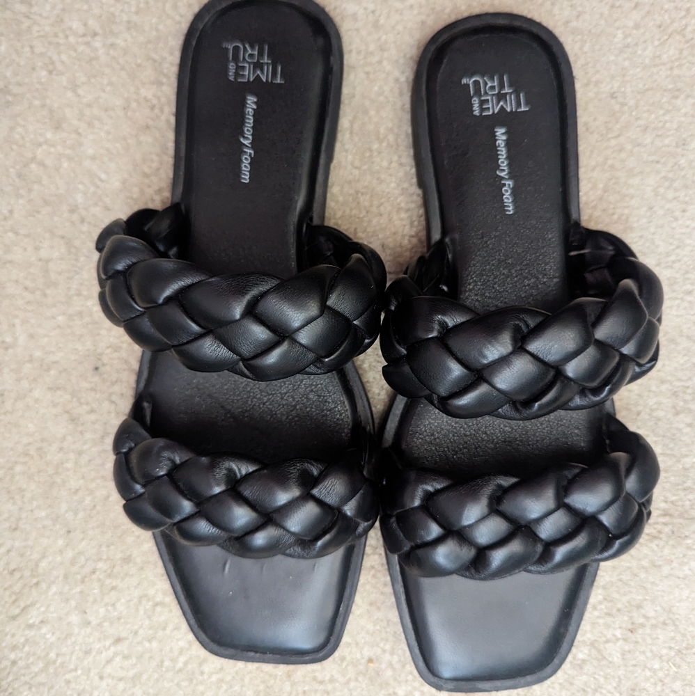 Fabulous fashion flat sandals. Size 7